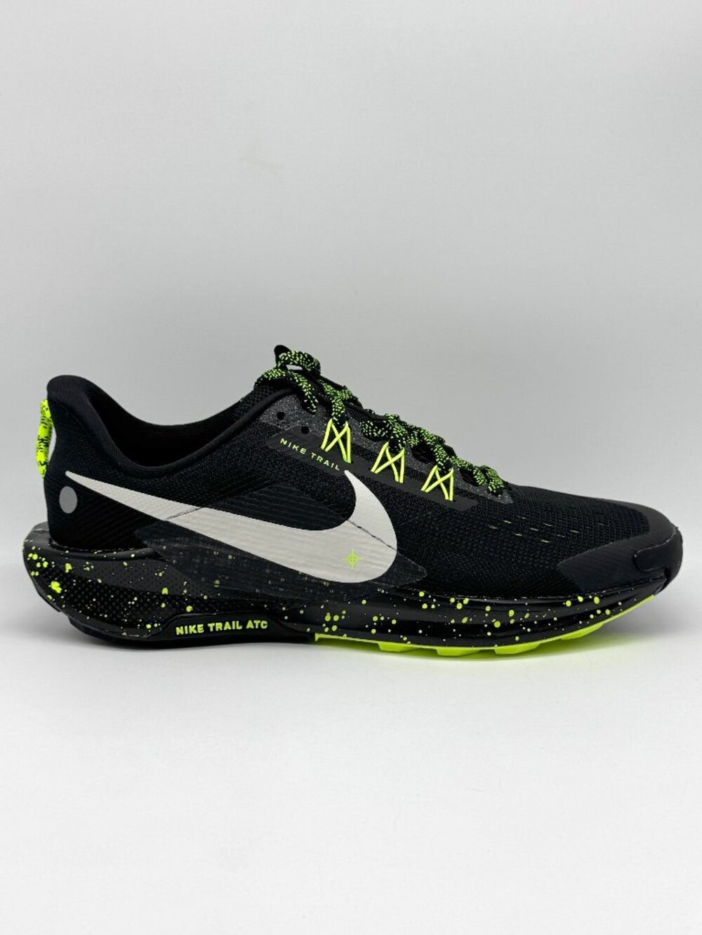 Nike Pegasus Trail 5 Black Volt Youth 7Y / 8.5 Womens New FV5638-006 Outdoors